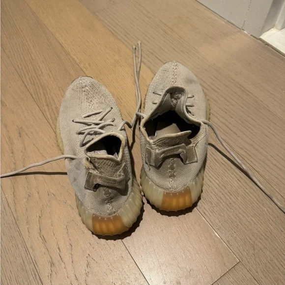 Adidas Yeezy Boost 350 V2 - Picture 7 of 10